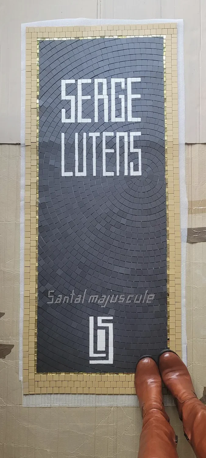 Panneau décoratif en hommage au parfum "Santal Majuscule" de Serge Lutens